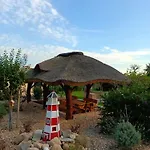 Campingplatz Schlafen Im Fass Mit Feldblick