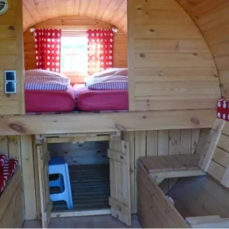 Schlafen Im Fass Mit Feldblick Komptendorf