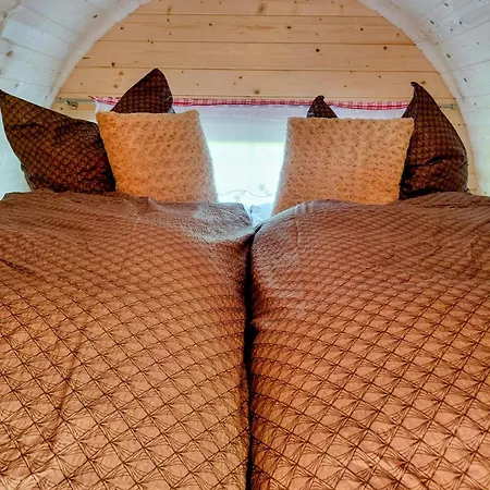 Schlafen Im Fass Mit Feldblick Campingplatz Komptendorf